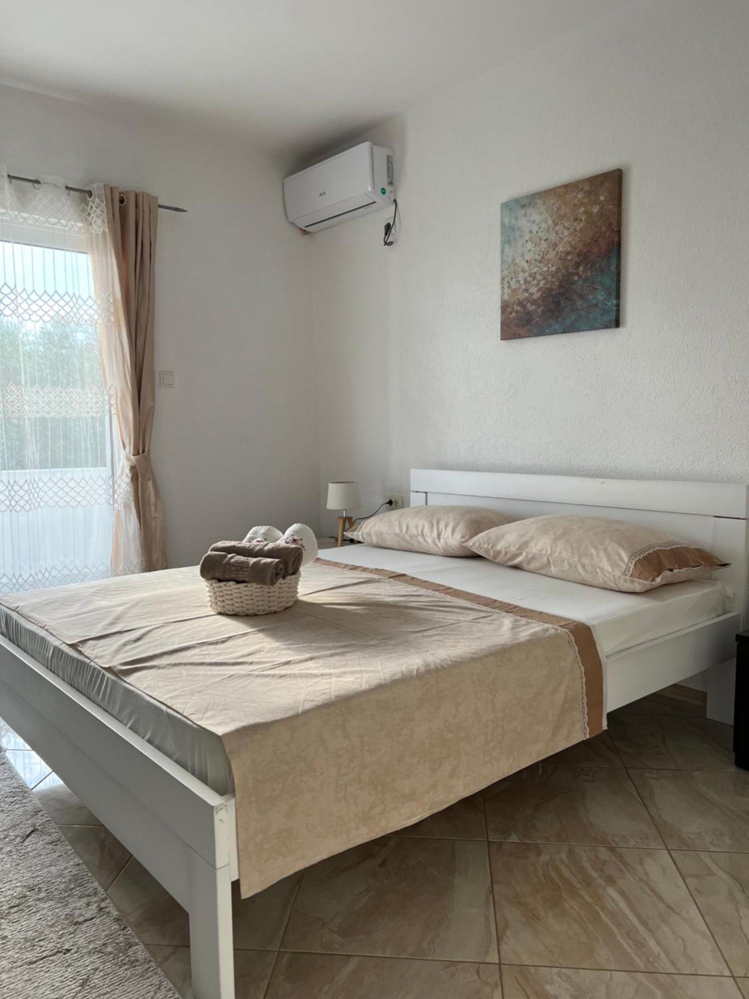 Suka Apartments Улцин Екстериор снимка